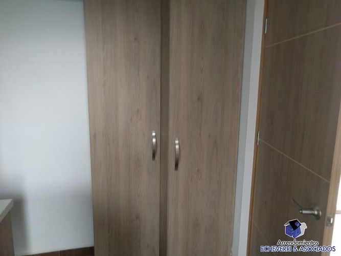 Apartamento de 3 alcobas en venta en La Florida, Medellín, 147 m² · foto 4 de 15