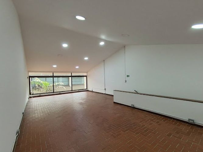 Local en arriendo en La Esmeralda, Itagüí, 150 m² · foto 3 de 8