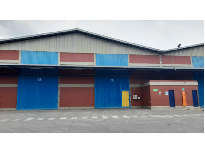 Bodega en arriendo en Zona Centro, Madrid, 3750 m² · foto 2 de 4