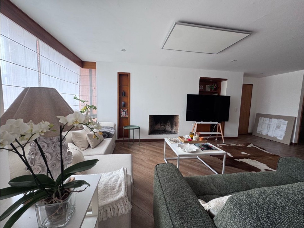 Apartamento en venta en Los Rosales, Bogotá · foto 3 de 23