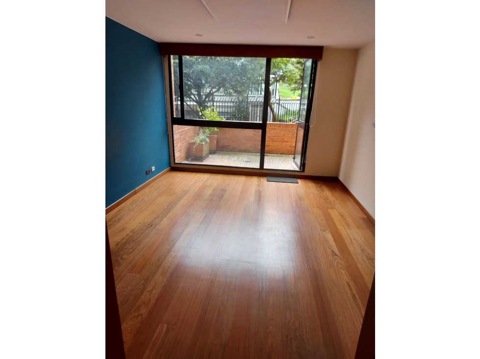 Apartamento en venta en Los Rosales, Bogotá · foto 8 de 23
