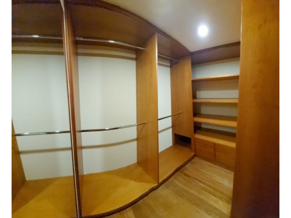 Apartamento en venta en Los Rosales, Bogotá · foto 17 de 23