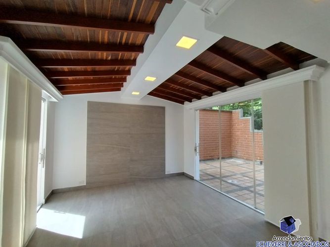 Apartamento de 3 alcobas en venta en Colasania, Medellín, 157 m² · foto 2 de 15