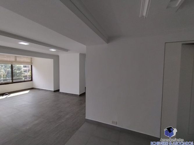 Apartamento de 3 alcobas en venta en Colasania, Medellín, 157 m² · foto 3 de 15