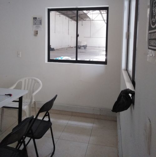 Bodega en arriendo en Zona Industrial No. 2, Itagüí, 886 m² · foto 2 de 8