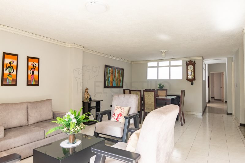 Casa en venta en La Almeria, Medellín 4