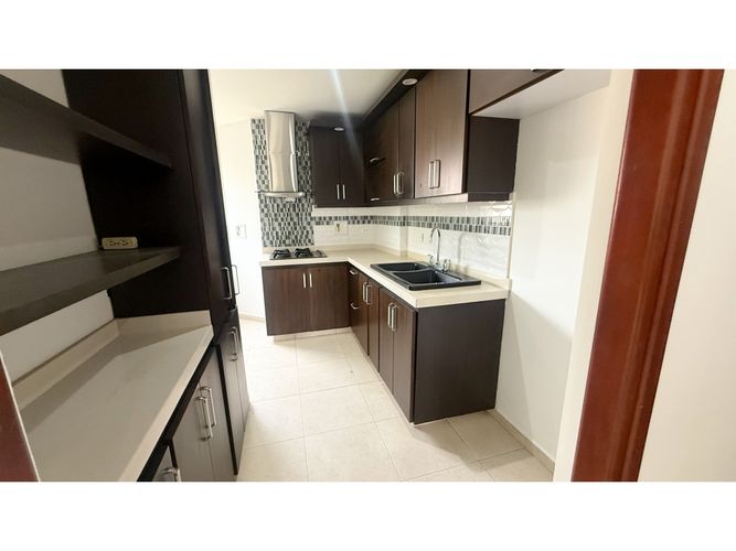 Apartamento de 3 alcobas en venta en Zuñiga, Envigado, 128 m² · foto 3 de 14