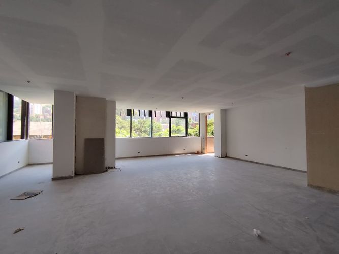 Oficina en arriendo en El Poblado, Medellín, 507 m² · foto 16 de 17