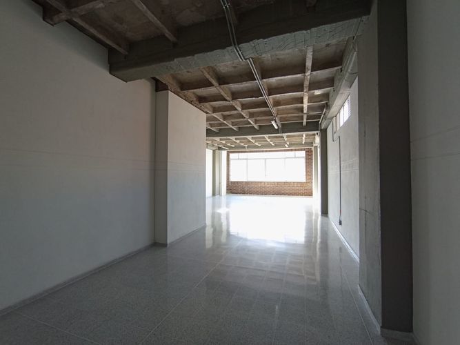 Bodega en arriendo en Belén, Medellín, 190 m² · foto 2 de 11