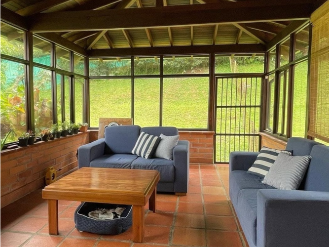 Casa de 4 alcobas en venta en Las Lomitas, Sabaneta, 295 m² · foto 3 de 16