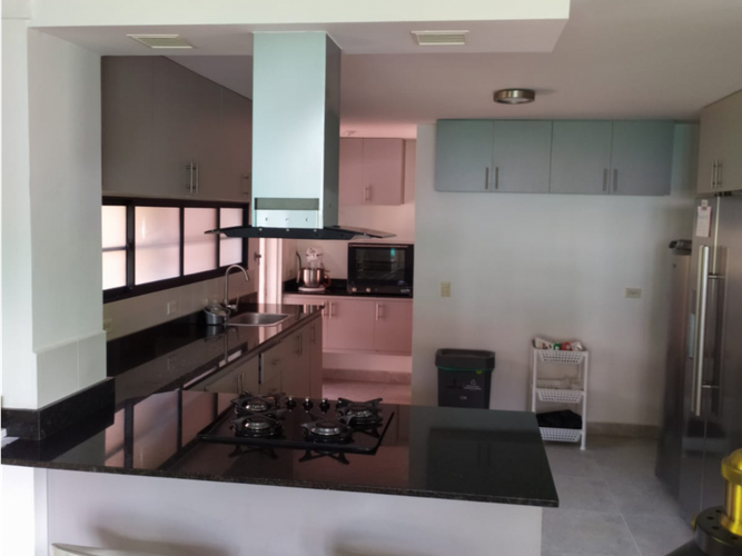 Casa de 4 alcobas en venta en Las Lomitas, Sabaneta, 295 m² · foto 6 de 16