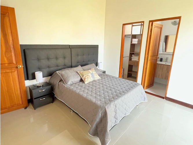 Casa de 4 alcobas en venta en Las Lomitas, Sabaneta, 295 m² · foto 8 de 16