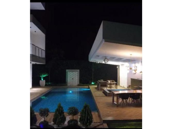 Casa de 4 alcobas en venta en Torres De Confandi, Cali, 757 m² · foto 2 de 17