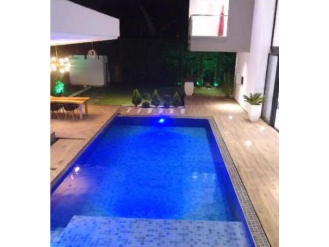 Casa de 4 alcobas en venta en Torres De Confandi, Cali, 757 m² · foto 4 de 17