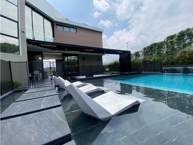 Casa de 5 alcobas en venta en Pance, Cali, 720 m² · foto 3 de 24