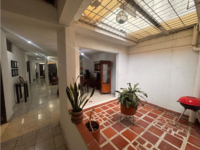 Casa de 7 alcobas en venta en La Morada, Cali, 352 m² · foto 3 de 19