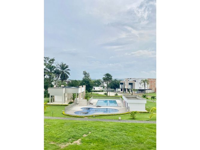 Casa de 5 alcobas en venta en Brisas Del Limonar, Jamundí, 320 m² · foto 3 de 20