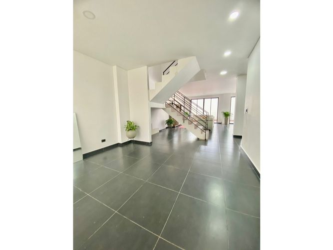 Casa de 5 alcobas en venta en Brisas Del Limonar, Jamundí, 320 m² · foto 8 de 20