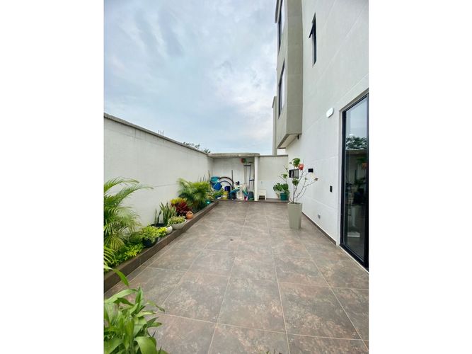 Casa de 5 alcobas en venta en Brisas Del Limonar, Jamundí, 320 m² · foto 19 de 20