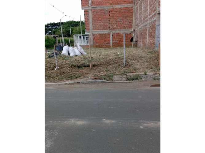 Lote en venta en Valle Del Lili, Cali, 136 m² · foto 4 de 4