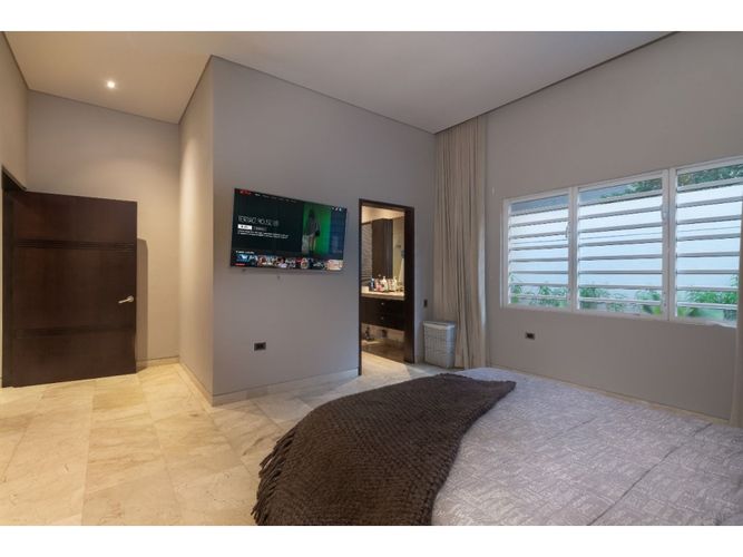 Casa de 7 alcobas en venta en Granada, Cali, 672 m² · foto 7 de 24