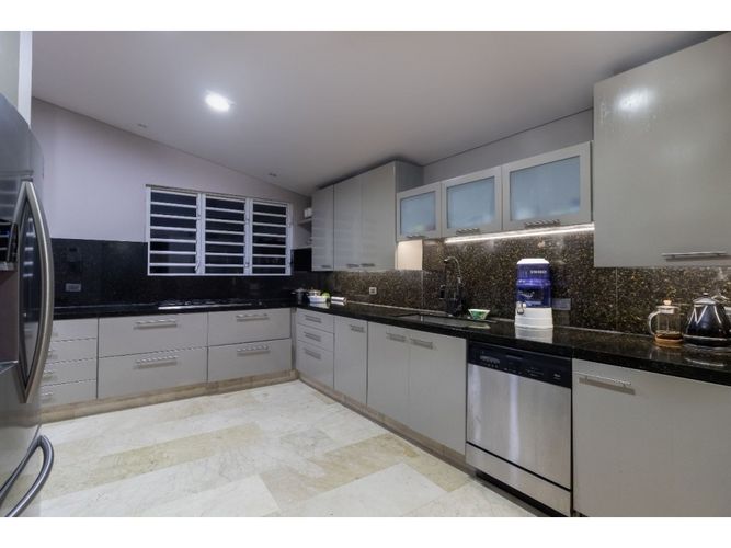 Casa de 7 alcobas en venta en Granada, Cali, 672 m² · foto 10 de 24