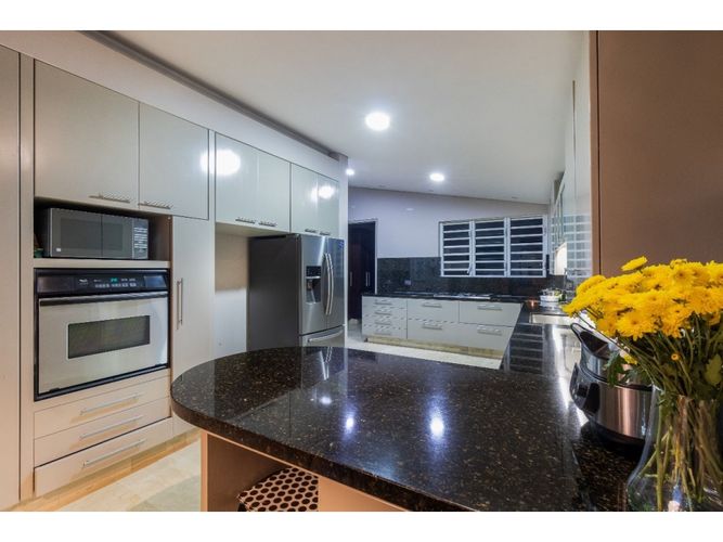Casa de 7 alcobas en venta en Granada, Cali, 672 m² · foto 16 de 24