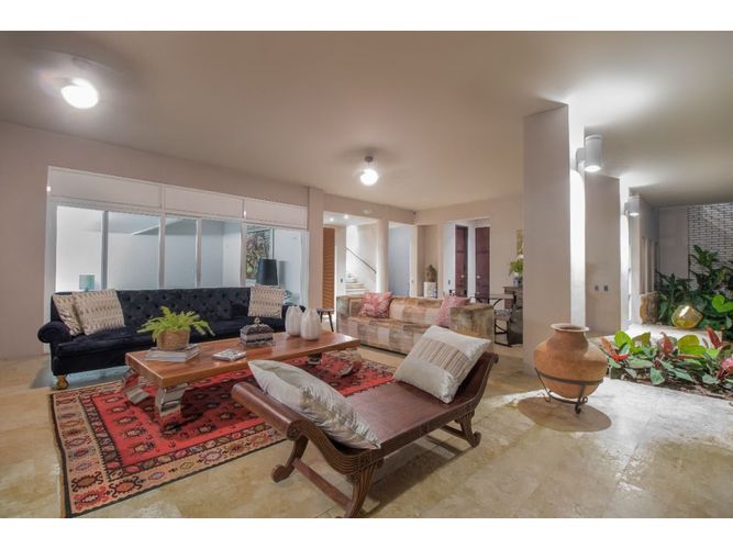 Casa de 7 alcobas en venta en Granada, Cali, 672 m² · foto 19 de 24