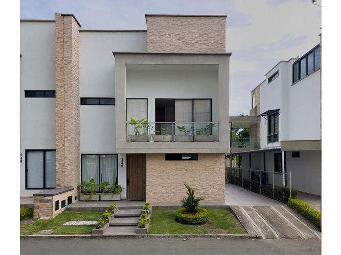 Casa de 3 alcobas en venta en Las Mercedes, Jamundí, 280 m² · foto 2 de 24