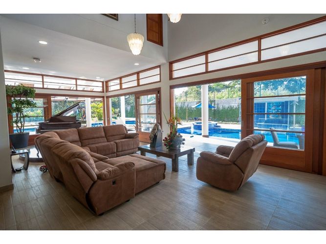 Casa de 5 alcobas en venta en San Pedro, Cali, 800 m² · foto 3 de 19
