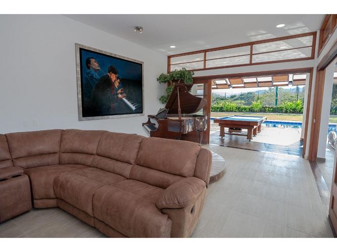 Casa de 5 alcobas en venta en San Pedro, Cali, 800 m² · foto 9 de 19