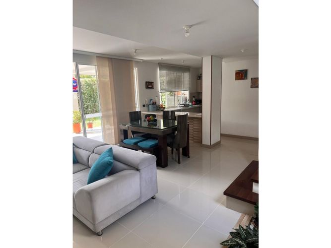 Casa de 4 alcobas en venta en Las Mercedes, Jamundí, 180 m² · foto 2 de 24