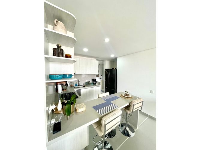 Apartamento de 2 alcobas en venta en Arboledas, Cali, 102 m² · foto 4 de 11