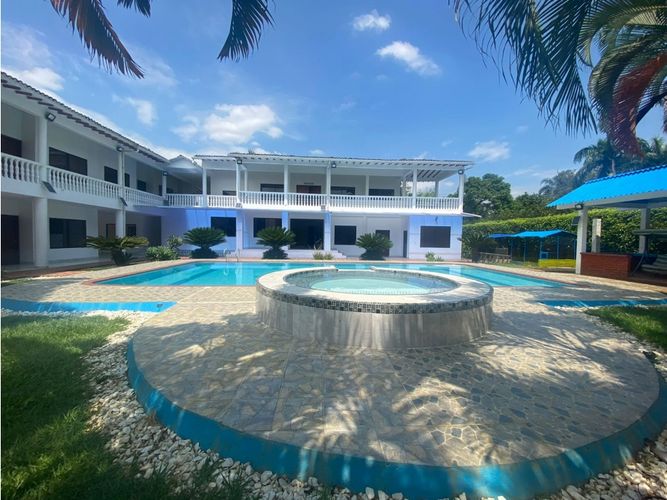 Casa de 10 alcobas en venta en Valle Del Lili, Jamundí, 1200 m² · foto 5 de 14