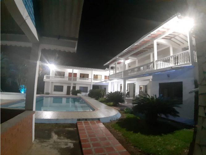 Casa de 10 alcobas en venta en Valle Del Lili, Jamundí, 1200 m² · foto 8 de 14
