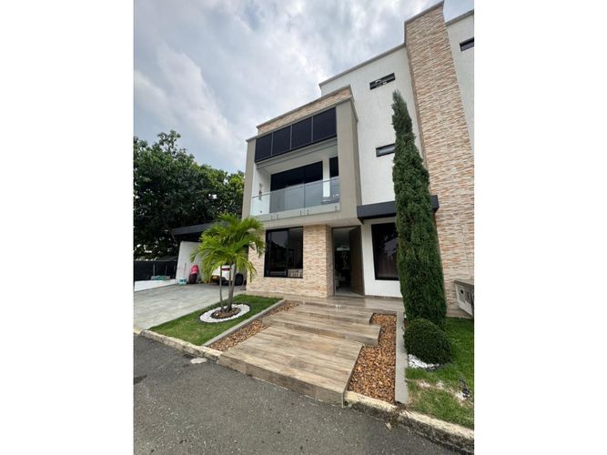 Casa de 6 alcobas en venta en Las Mercedes, Jamundí, 400 m² · foto 2 de 24