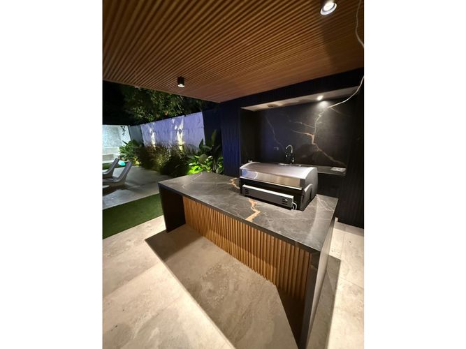 Casa de 5 alcobas en venta en La Castellana, Cali, 1070 m² · foto 10 de 12