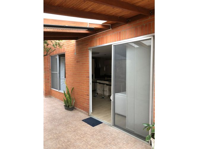 Casa de 4 alcobas en venta en El Castillo, Jamundí, 225 m² · foto 7 de 24