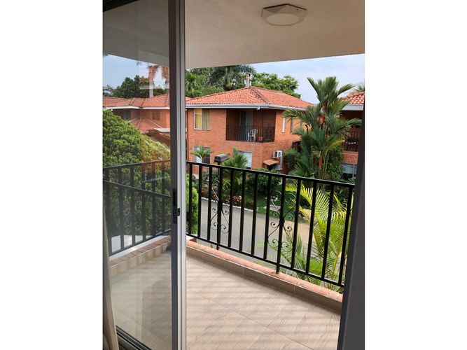 Casa de 4 alcobas en venta en El Castillo, Jamundí, 225 m² · foto 23 de 24