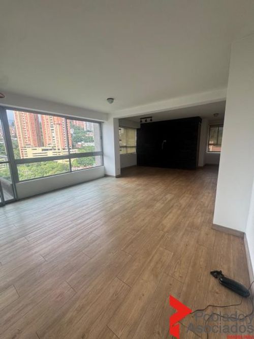 Apartamento en venta en El Poblado, Medellín · foto 3 de 12