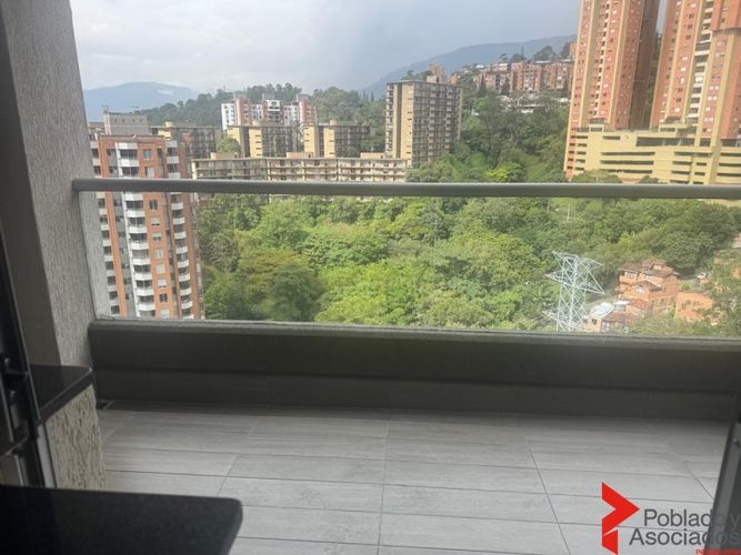Apartamento en venta en El Poblado, Medellín · foto 5 de 12