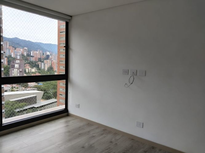 Apartamento de 2 alcobas en arriendo en El Poblado, Medellín, 108 m² · foto 4 de 20