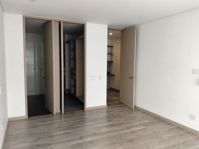 Apartamento de 2 alcobas en arriendo en El Poblado, Medellín, 108 m² · foto 12 de 20