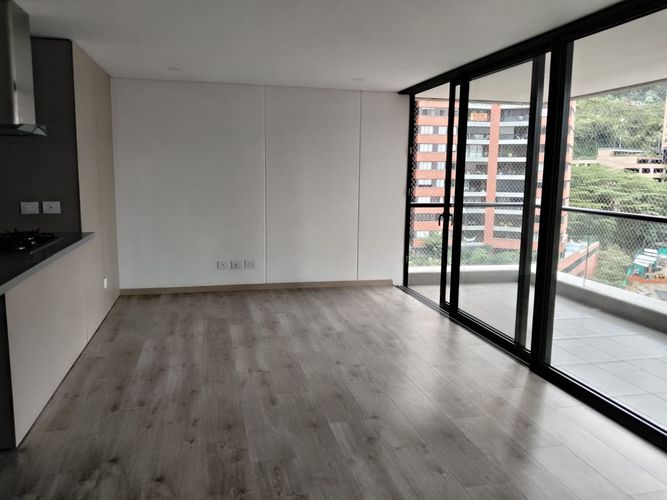 Apartamento de 2 alcobas en arriendo en El Poblado, Medellín, 108 m² · foto 5 de 20