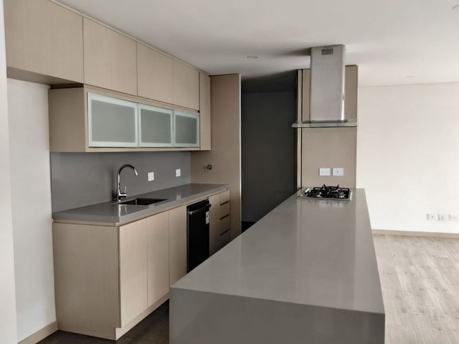 Apartamento de 2 alcobas en arriendo en El Poblado, Medellín, 108 m² · foto 7 de 20