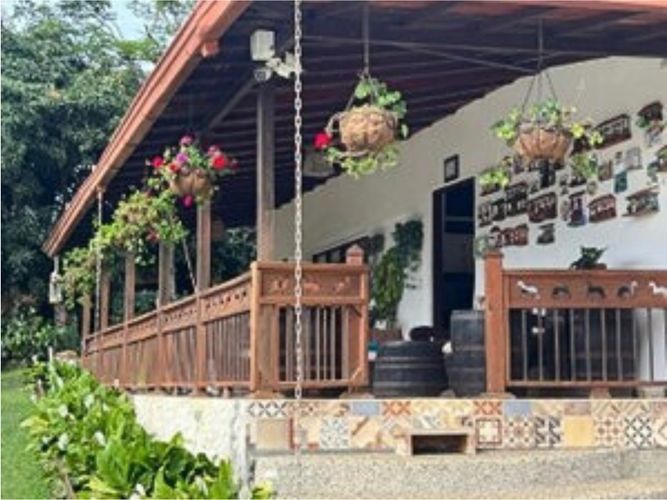Finca en venta en Copacabana, 5533 m² · foto 2 de 24