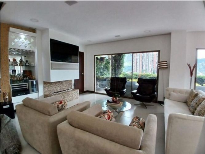 Casa de 4 alcobas en venta en La Doctora, Sabaneta, 350 m² · foto 6 de 21