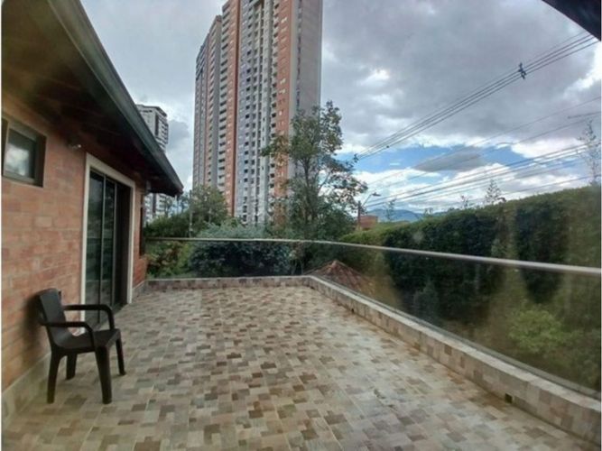 Casa de 4 alcobas en venta en La Doctora, Sabaneta, 350 m² · foto 8 de 21