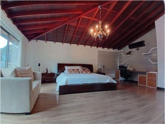 Casa de 4 alcobas en venta en La Doctora, Sabaneta, 350 m² · foto 18 de 21