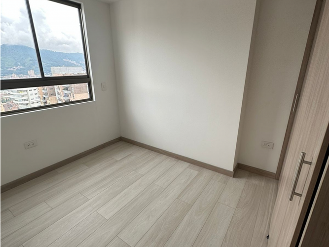 Apartamento de 3 alcobas en venta en Los Alcazares, Sabaneta, 85 m² · foto 5 de 16